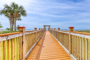 Property grounds - Gulf Front Condo Tennis Court, Fitness Center, Private Beach Access! (Navarre Beach)