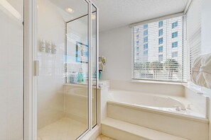 Shower, towels - Gulf Front Condo Tennis Court, Fitness Center, Private Beach Access! (Navarre Beach)