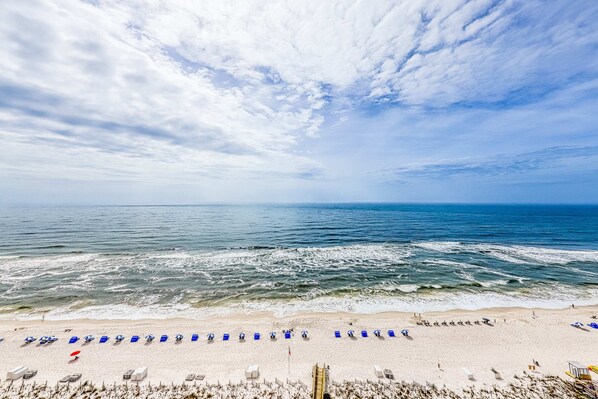 On the beach - Gulf Front Condo Tennis Court, Fitness Center, Private Beach Access! (Navarre Beach)