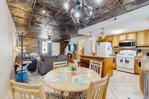 Interior - Stunning sunlit townhome with pool, balcony, & AC - near beaches & boardwalks (Panama City Beach)