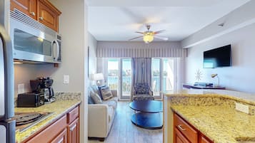 Fridge, microwave, stovetop, dishwasher