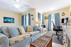 TV, video games, DVD player, offices - Spacious Condo with Balcony in Navarre Beach with Shared Pool (Navarre Beach)