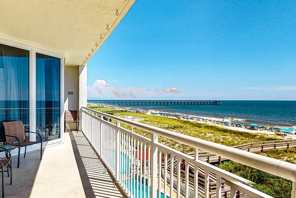Property grounds - 3rd-Floor Gulf-Front Condo w/Balcony, Shared Hot Tub, Heated Pool, & Fast WiFi (Navarre Beach)