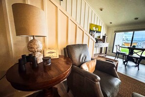 Interior - Gorgeous coastal villa, spacious w full kitchen and close to everything (Panama City Beach)