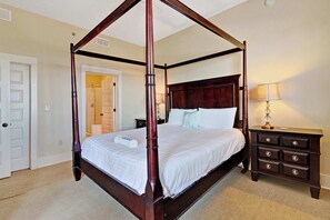 Tabla de planchar con plancha, wifi y ropa de cama 