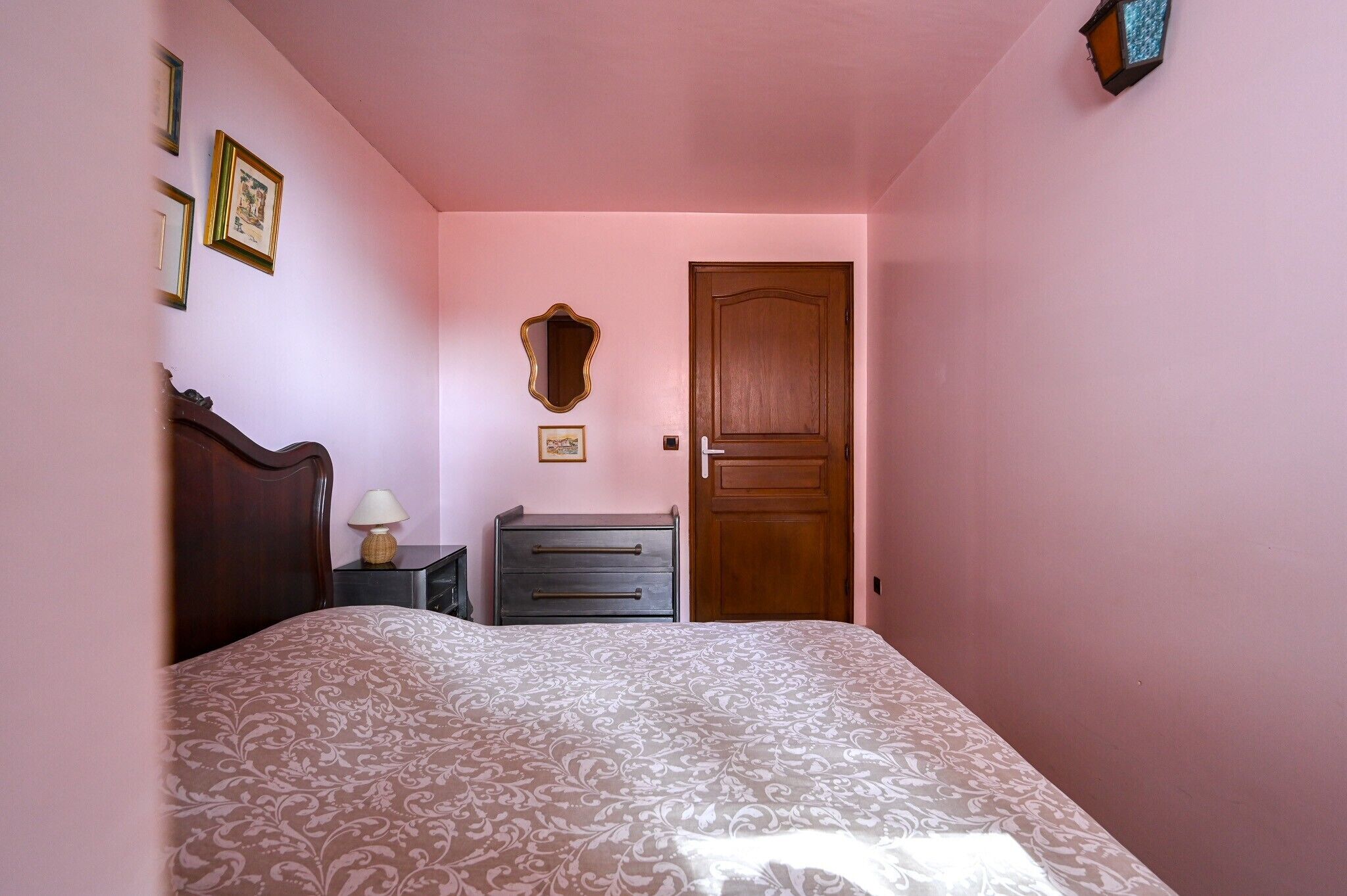 1 sovrum, strykjärn/strykbräda, wi-fi och sängkläder