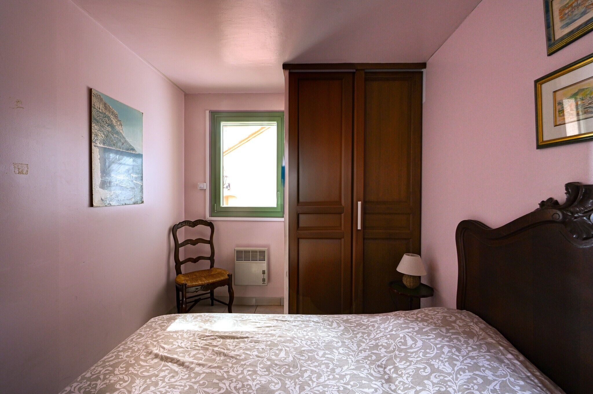 1 chambre, fer et planche à repasser, Wi-Fi, draps fournis