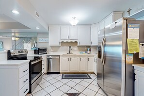 Fridge, microwave, oven, stovetop - Lovely Condo with Bay Views, Free WiFi, Pool - Walk to Beach, Snowbirds Welcome (Pensacola Beach)