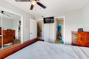 2 chambres, fer et planche à repasser, Wi-Fi, draps fournis