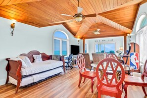 4 bedrooms, desk, iron/ironing board, travel crib - Beachfront home with pool, elevator, dog-friendly (St. George Island)