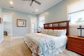 4 bedrooms, iron/ironing board, WiFi, bed sheets