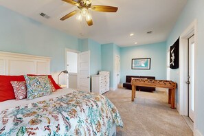 4 bedrooms, iron/ironing board, WiFi, bed sheets