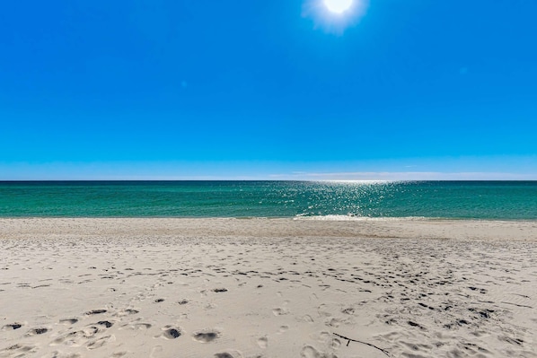 On the beach - Jetty East 620A (Destin)