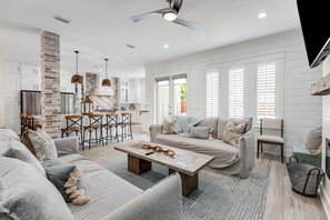 TV, fireplace, offices - Waterdog I (Destin)