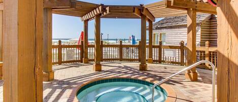 Tina de hidromasaje al aire libre