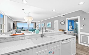Interior - Stylish beach condo with gulf views, shared pool, gym & WiFi - walk to the beach (Destin)