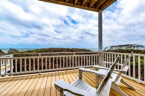 Property grounds - Beachfront home with elevator, beach gear, on-site neiborhood pool, tennis & fitness room (St. George Island)