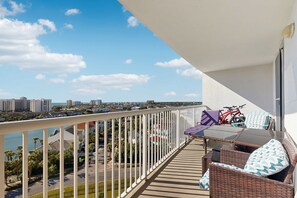Property grounds - Coastal condo with Sound and Gulf views, washer and dryer, Wifi (Destin)