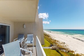 Property grounds - Inviting Oceanfront Condo with pool, Gym, Tennis, Gulf Views (Miramar Beach)