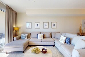 TV, DVD player, offices - Magnificent waterfront condo w/private balcony, shared pool, gym, & snack bar (Destin)
