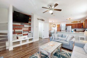 TV - 2-story beach cottage with pools, hot tub, gym, patio, & AC - dog-friendly (Port St. Joe)