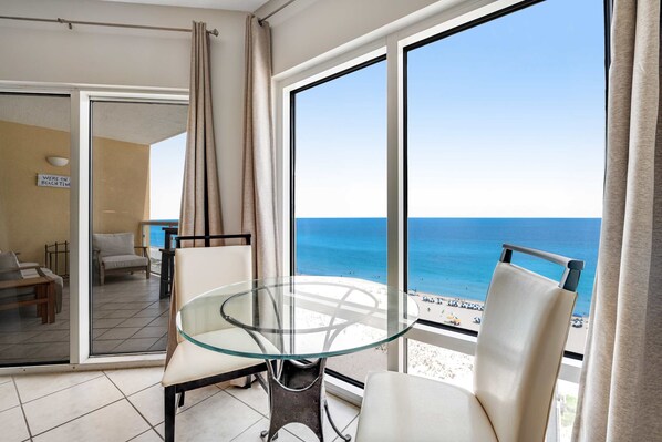 Interior - Oceanfront Condo with Free WiFi, Central AC, W&D, Shared Hot Tub, Outdoor Pool, Gym (Pensacola Beach)