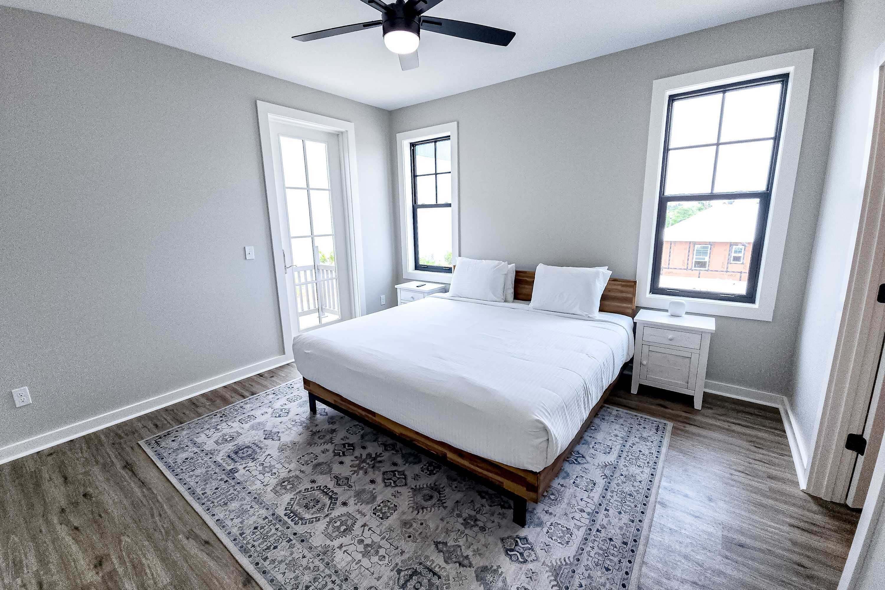 6 bedrooms, iron/ironing board, WiFi, bed sheets