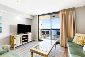 TV, DVD player, offices - Gulf-front condo with balcony overlooking beach & water - hardwood floors (Destin)