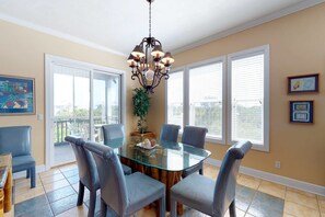 Dining - Dog-friendly home near the beach with private pool & gym (St. George Island)