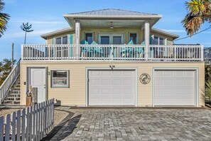 Exterior - Updated beach house with unobstructed gulf views, large deck & outdoor shower (Port St. Joe)