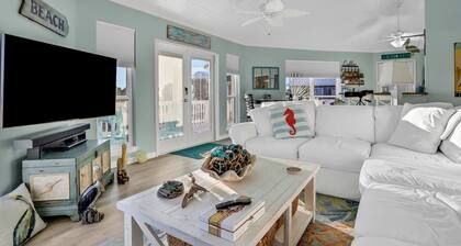 Updated beach house with unobstructed gulf views, large deck & outdoor shower