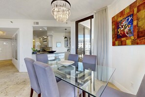 Dining - Contemporary Condo with Pool & Hot Tub - Partial Ocean Views, On-Site Golf (Miramar Beach)
