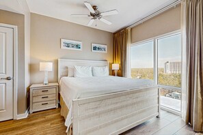 1 bedroom, iron/ironing board, WiFi - Dreamy coastal condo w/ ocean view on-site pool, hot tub & easy beach access (Miramar Beach)