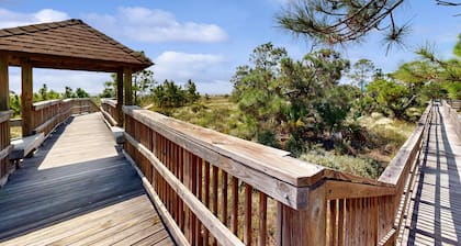 Gorgeous coastal home with shared pool and easy beach access