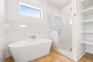 Shower, towels - Luxury Star-Wars themed home with game room, BBQ Area, & More (Miramar Beach)