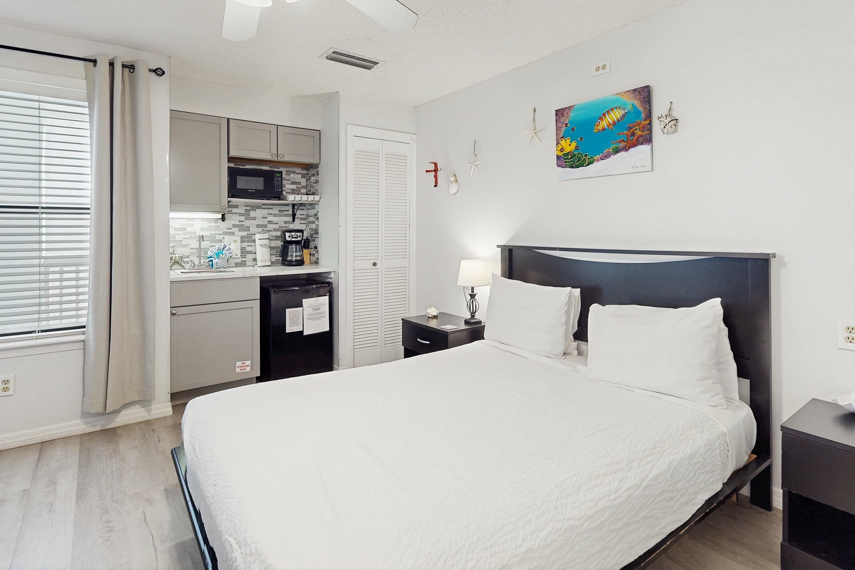 Iron/ironing board, WiFi