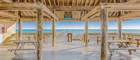 屋外ダイニングエリア