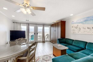 TV, DVD player, offices - Spacious Condo, Private Wi-Fi, Bike to beach, Near shops and dining (Destin)