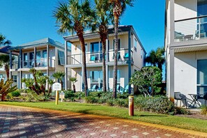 Exterior - Beautiful lakefront condo with WiFi, beach views, & pool (Destin)