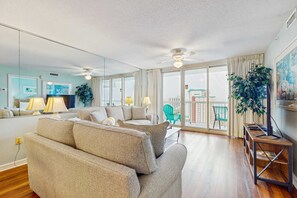 TV, DVD player, offices - Gulf-view condo at beachfront resort with pools, hot tub & 2 gyms (Destin)