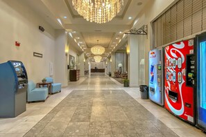 Lobby - 10th floor condo w/ water and pool views, private balcony, shared amenities (Destin)