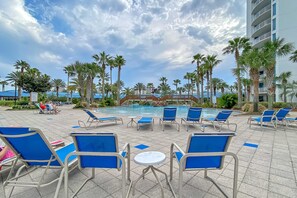 Pool - 10th floor condo w/ water and pool views, private balcony, shared amenities (Destin)