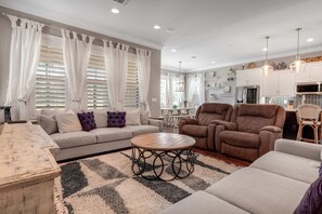 TV, offices - Villa Lago - Emerald Isle (Miramar Beach)