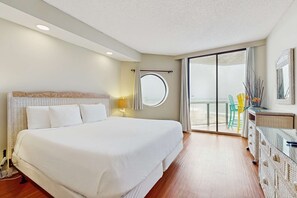 2 bedrooms, iron/ironing board, WiFi, bed sheets - Gorgeous beachside condo with pool and easy beach access (Miramar Beach)