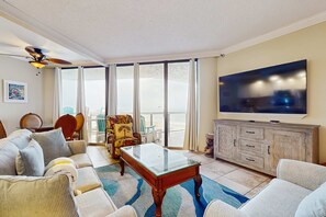 TV - Gorgeous beachside condo with pool and easy beach access (Miramar Beach)