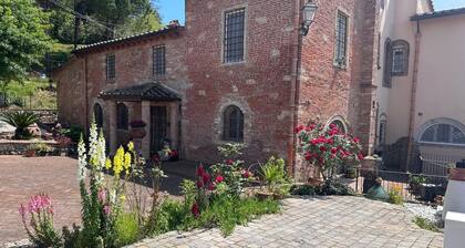 Apartment 'Il Mulino Del Botteghino - F' with Shared Garden, Wi-Fi, and Air Conditioning