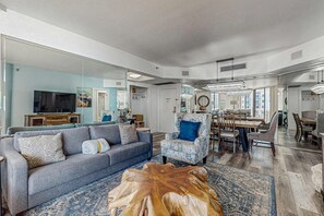 TV, DVD player, offices - Beach + Ocean View Condo with WiFi, Private Balcony, AC, & Pool/Hot Tub/Tennis (Miramar Beach)