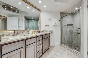 Shower, hair dryer, towels - Beach + Ocean View Condo with WiFi, Private Balcony, AC, & Pool/Hot Tub/Tennis (Miramar Beach)