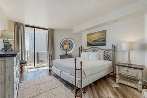 2 bedrooms, iron/ironing board, WiFi, bed sheets - Beach + Ocean View Condo with WiFi, Private Balcony, AC, & Pool/Hot Tub/Tennis (Miramar Beach)