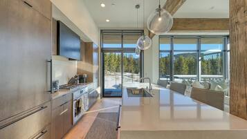 Wasserkocher mit Kaffee-/Teezubehör